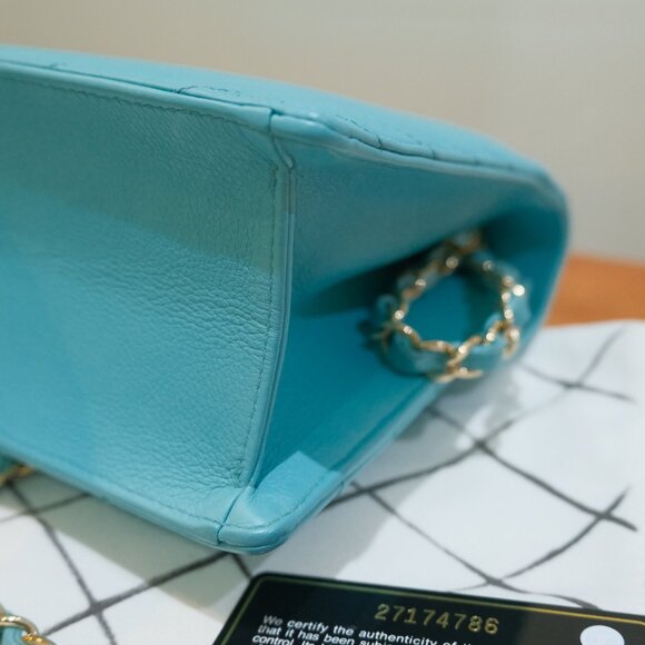 Chanel Interlocking CC Chevron Flap Bag Calfskin & Gold Hardware Light Blue - Picture 5 of 15